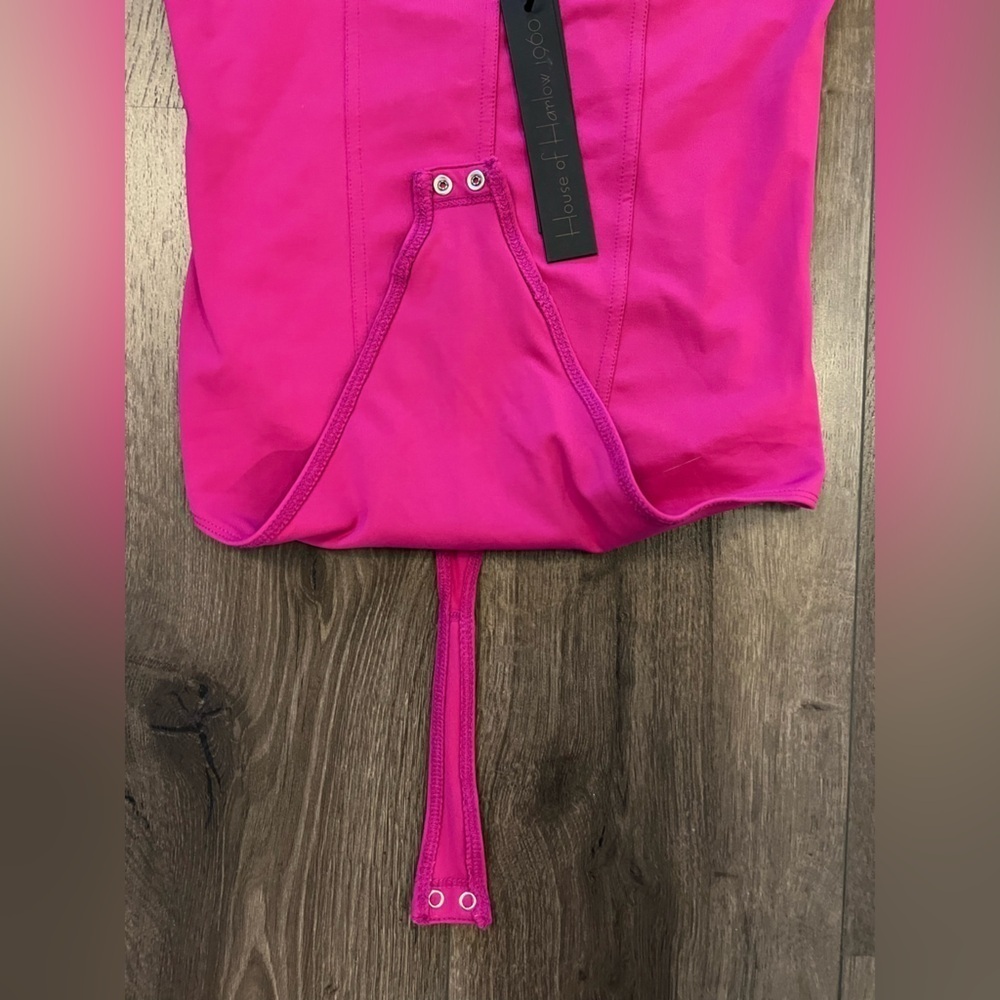 NWT House of Harlow 1960 All-Day Contour Bodysuit Magenta Pink Size Small - Picture 10 of 14